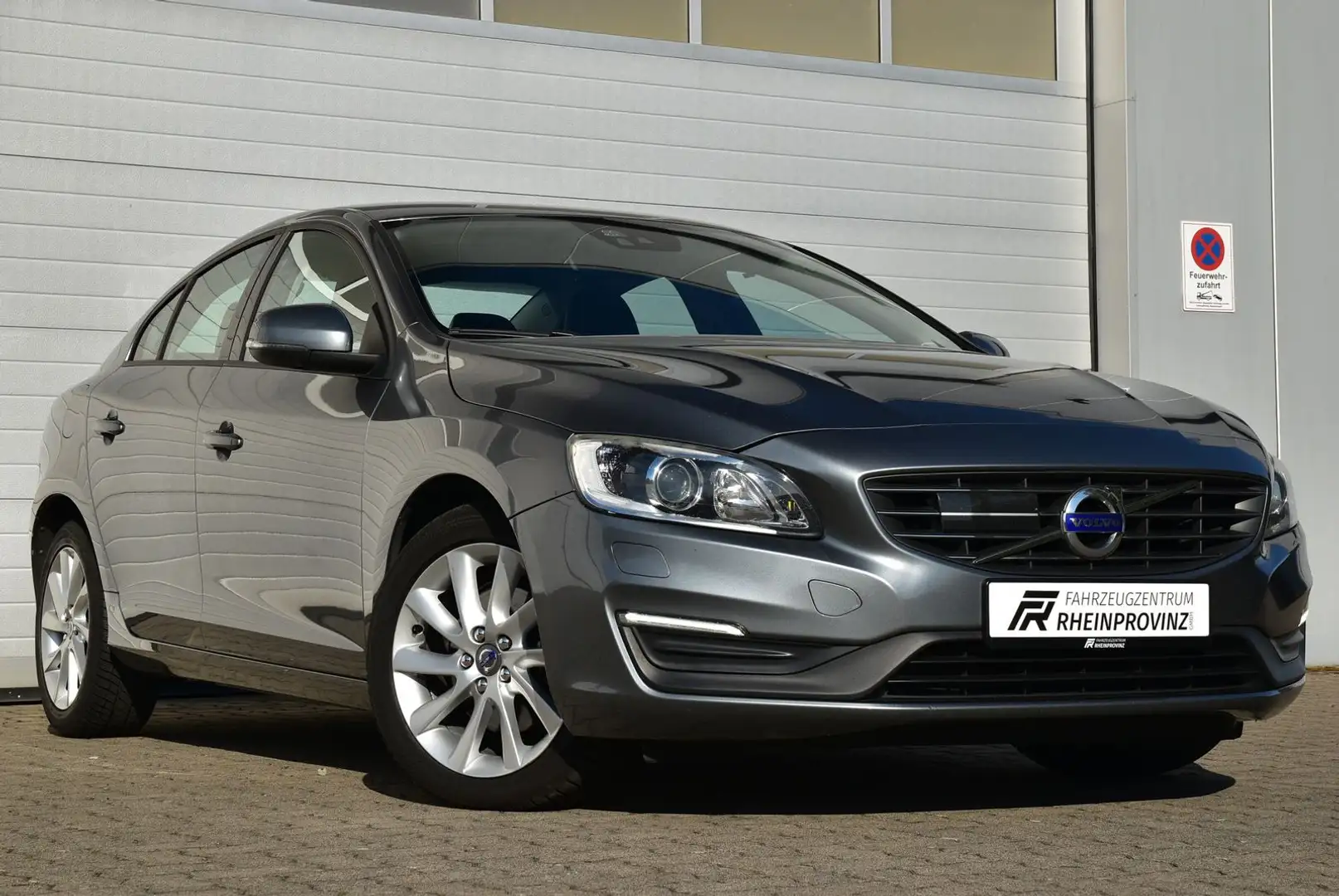 Volvo S60 Linje Business ACC/SHZ/Spu./Kamera Grau - 1