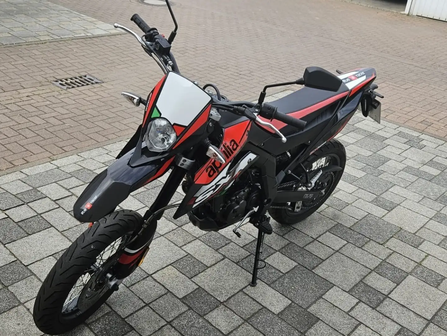 Aprilia SX 125 Rouge - 2
