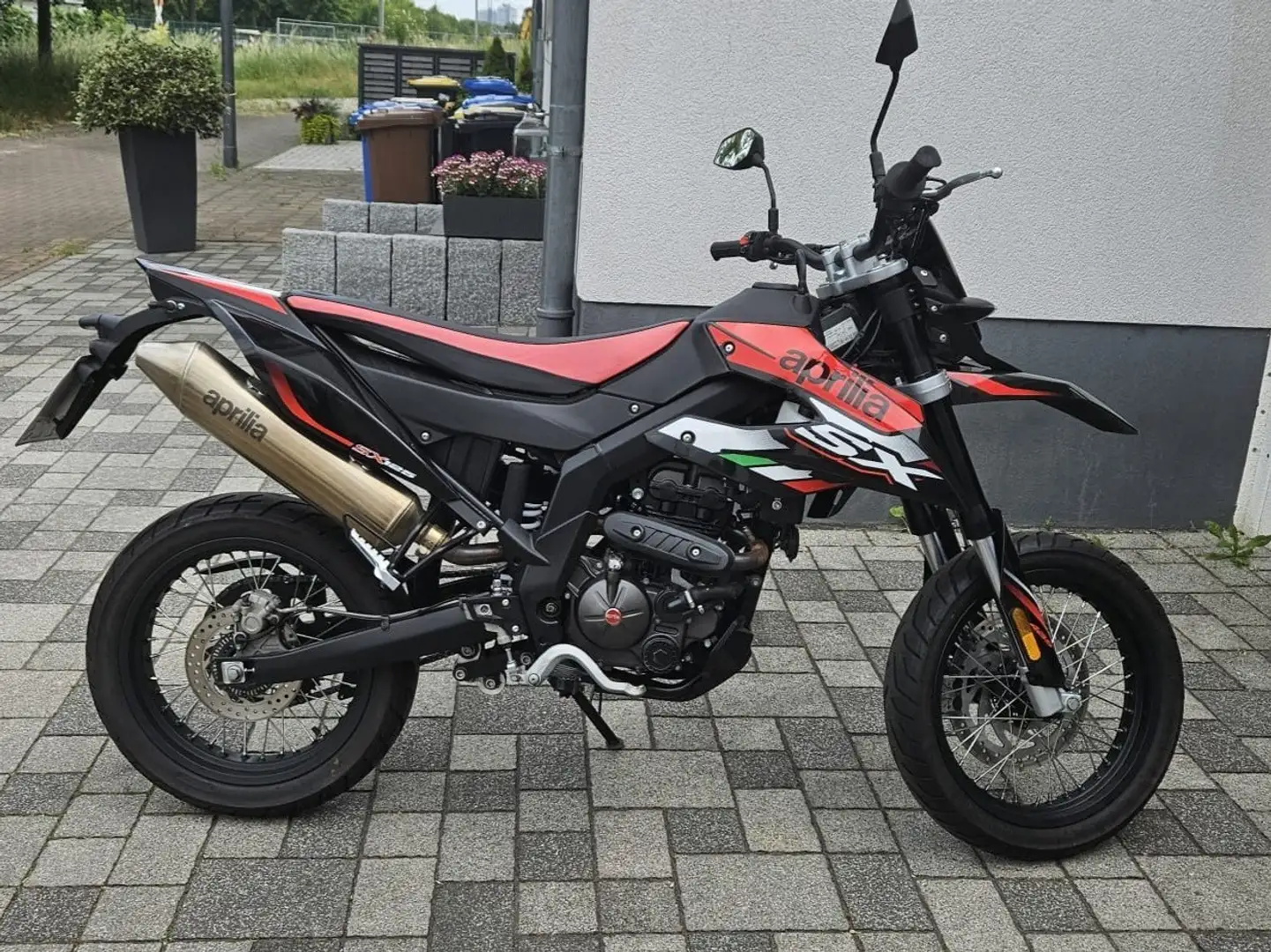 Aprilia SX 125 Rouge - 1