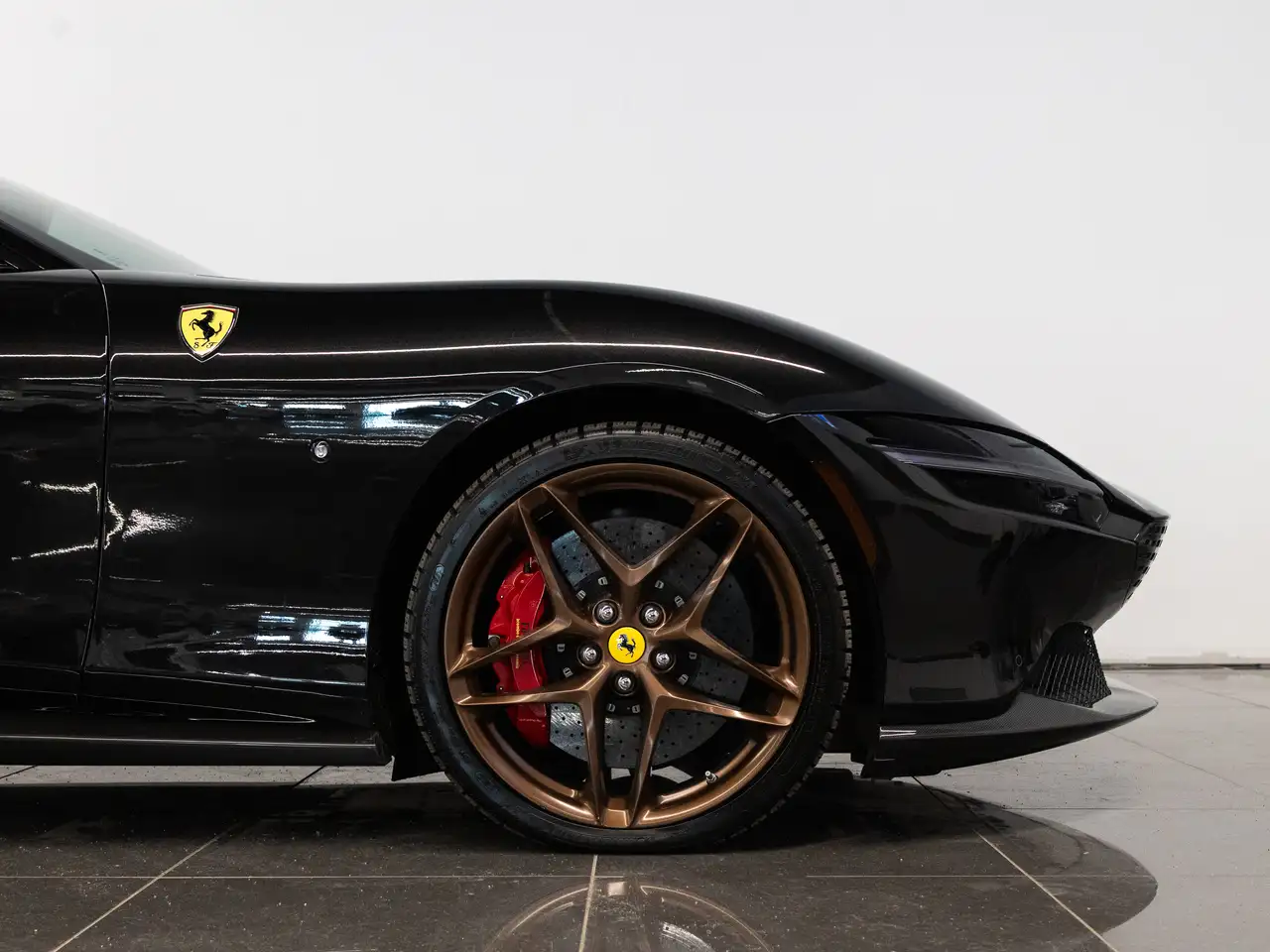 Ferrari Roma снимка Ferrari Roma
