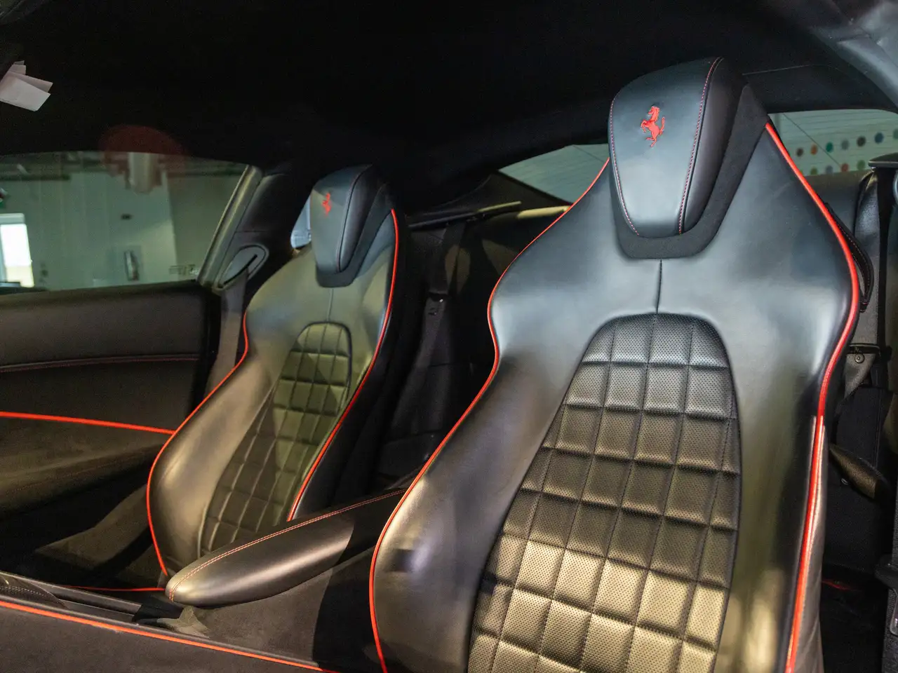 Ferrari Roma снимка Ferrari Roma