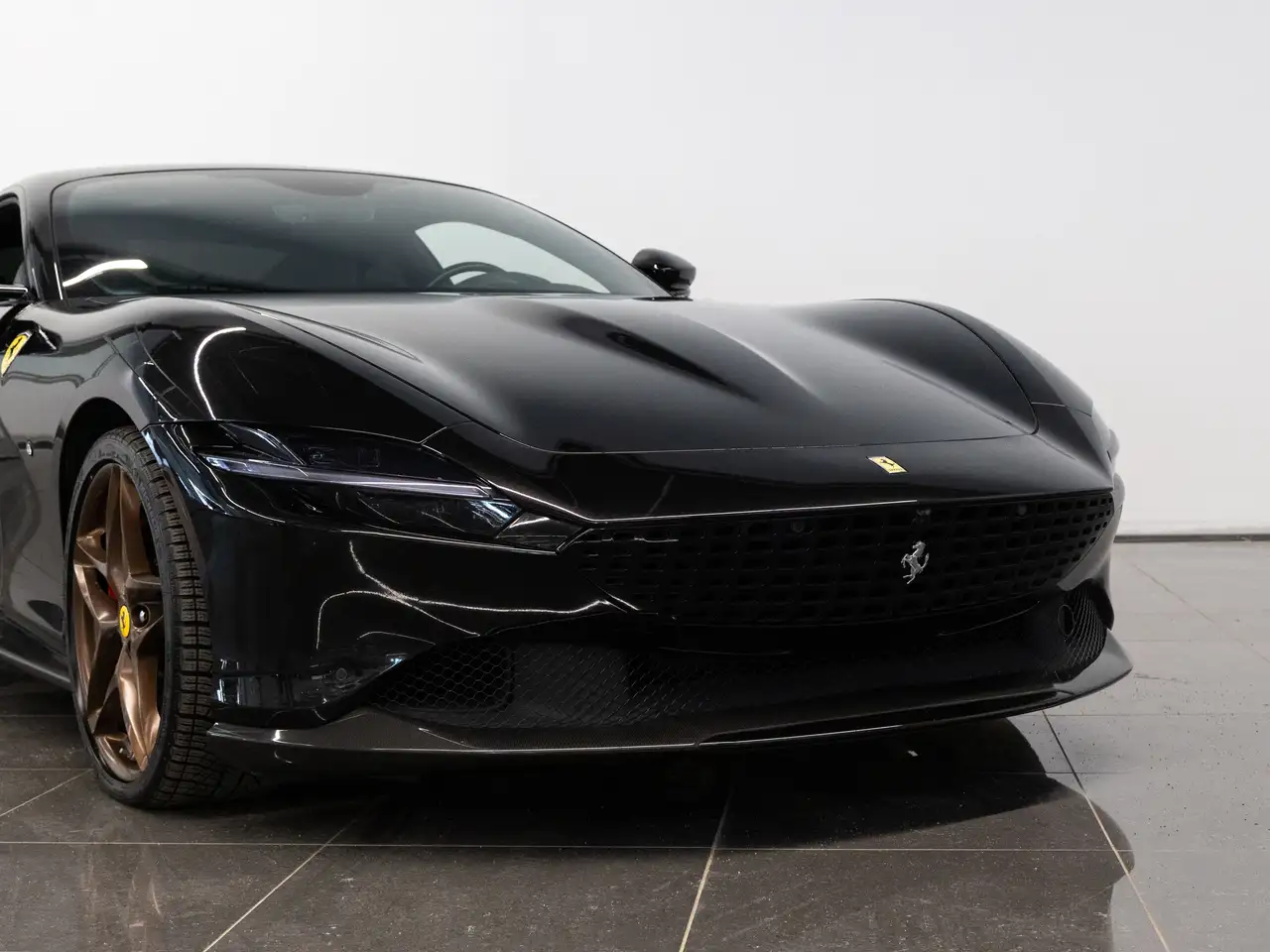 Ferrari Roma снимка Ferrari Roma