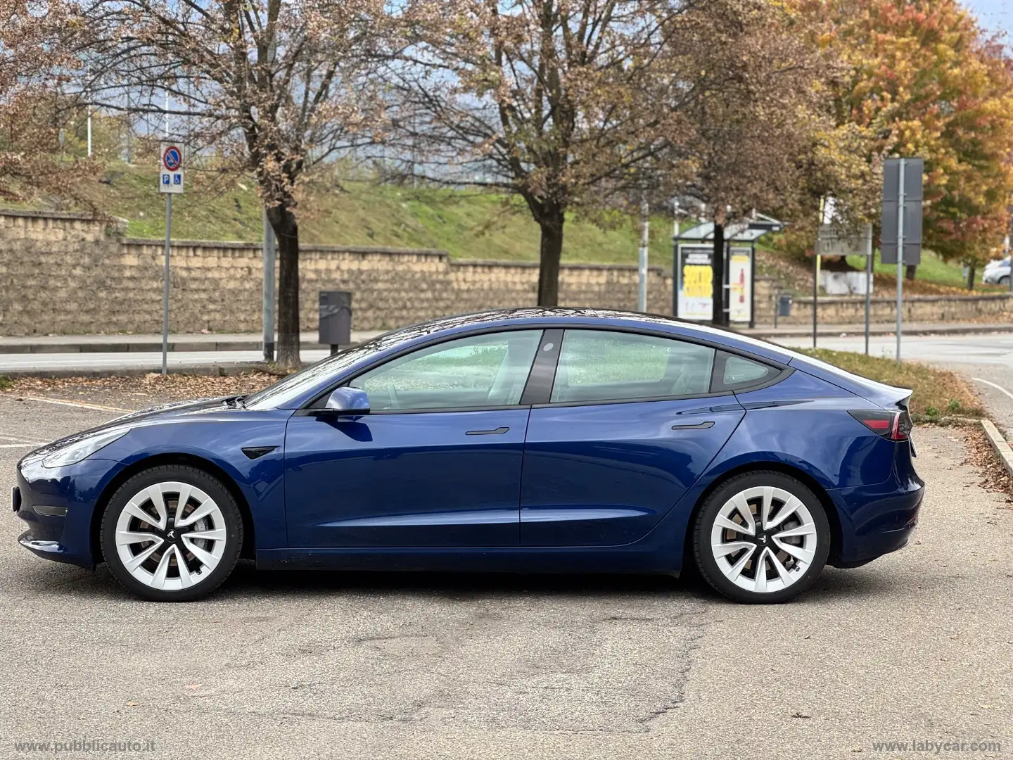 Tesla Model 3 Long Range Dual Motor AWD Blauw - 2