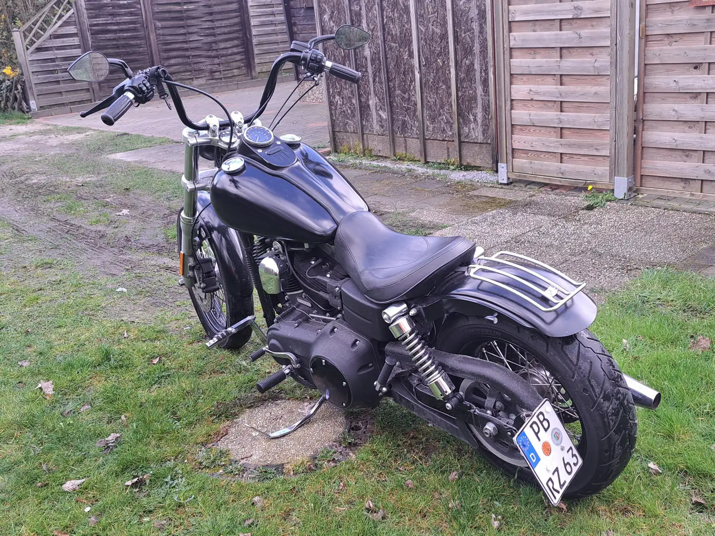 Harley-Davidson Dyna Street Bob - 2
