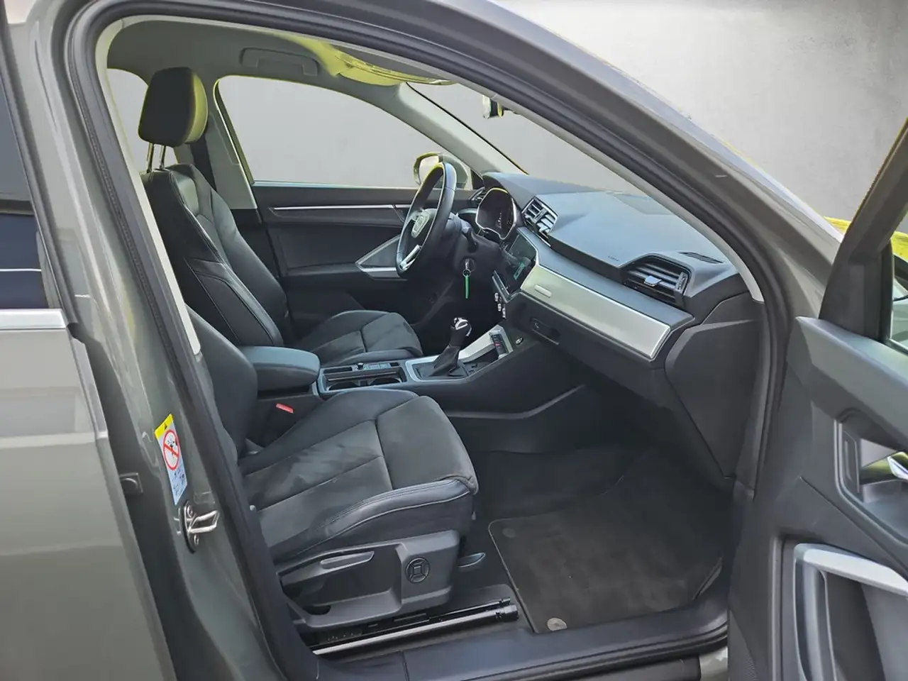 Audi Q3 45 TFSI e S tronic *SOH 93%* 14