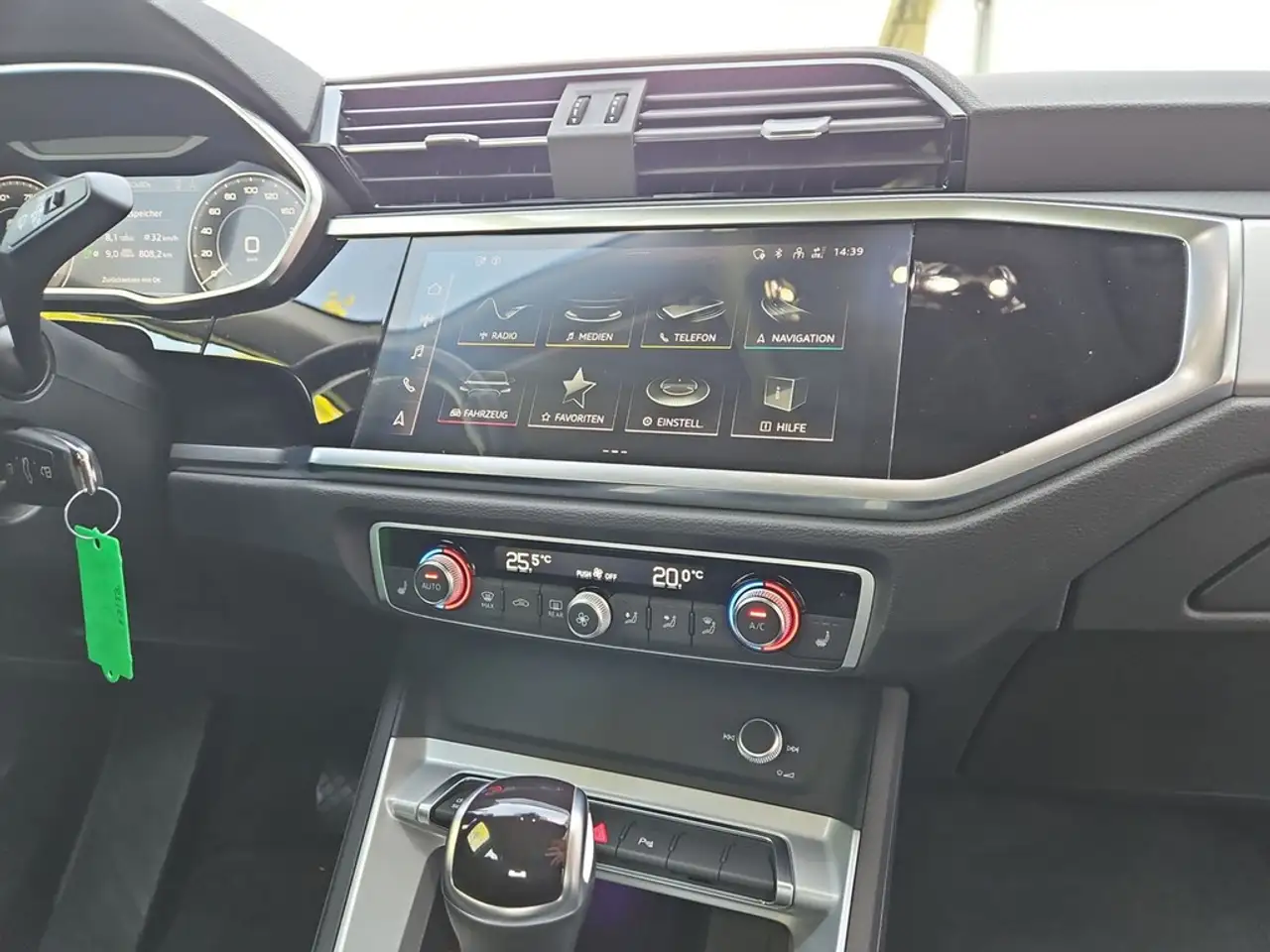 Audi Q3 45 TFSI e S tronic *SOH 93%* 12