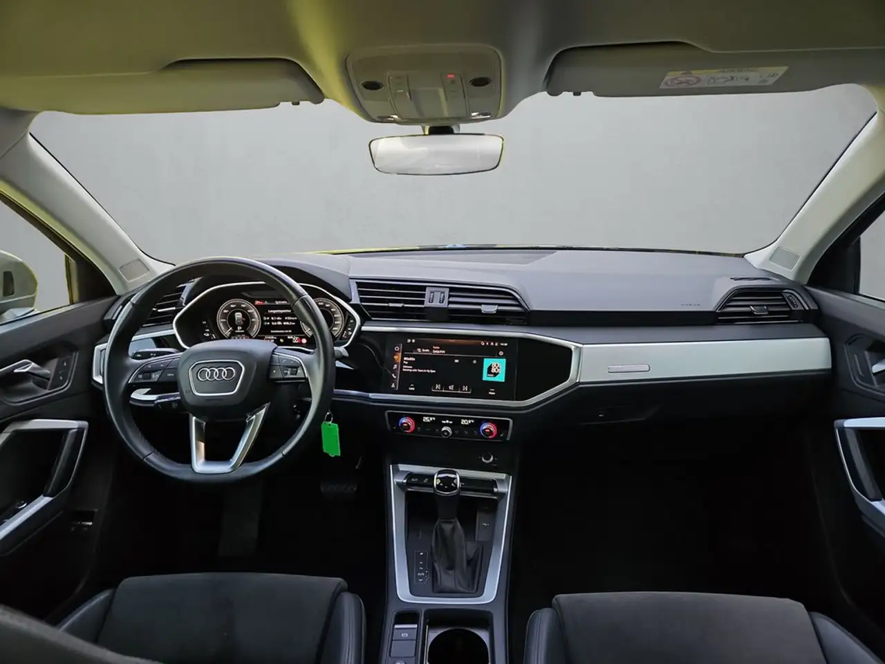 Audi Q3 45 TFSI e S tronic *SOH 93%* 9