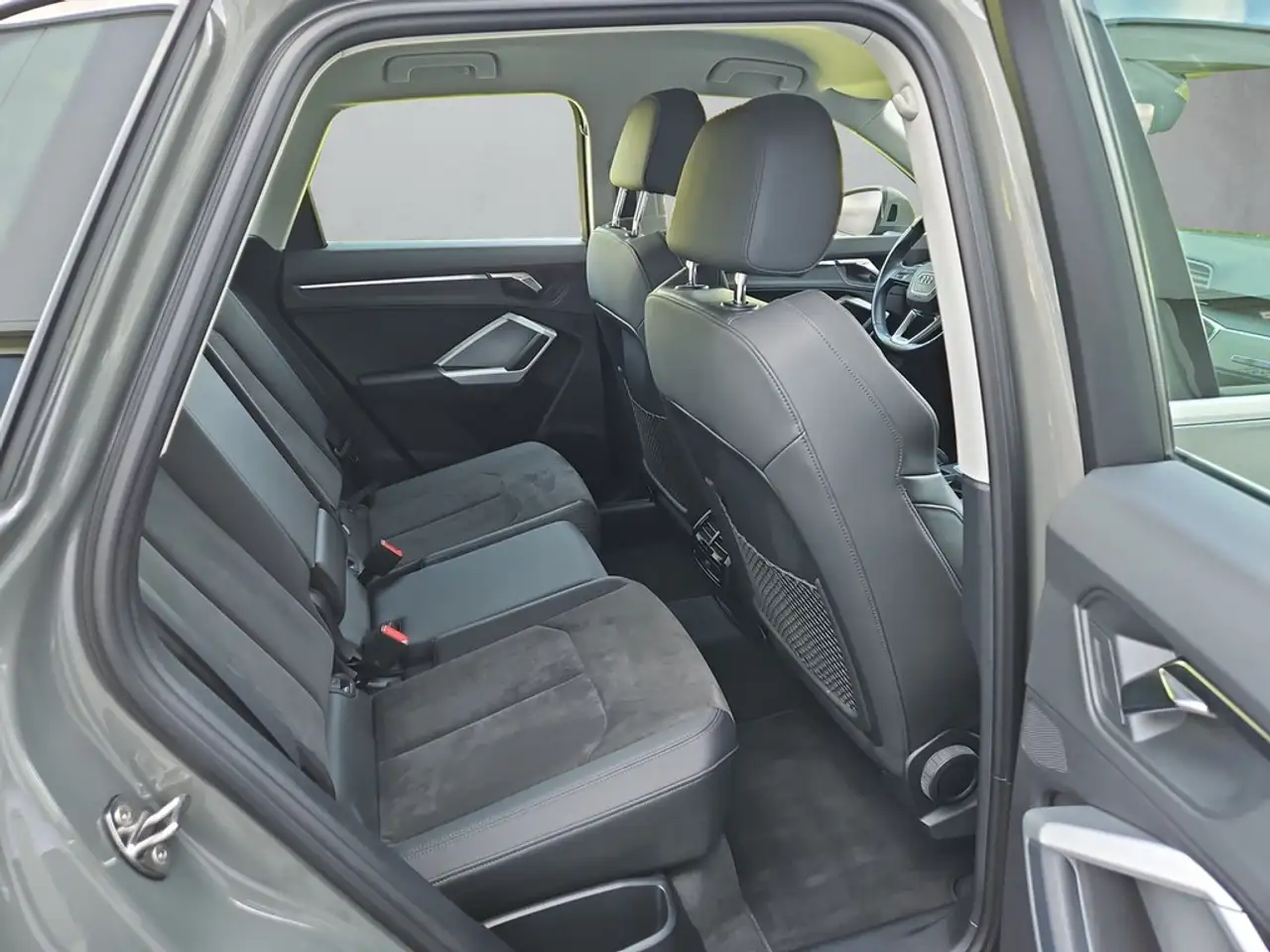 Audi Q3 45 TFSI e S tronic *SOH 93%* 13