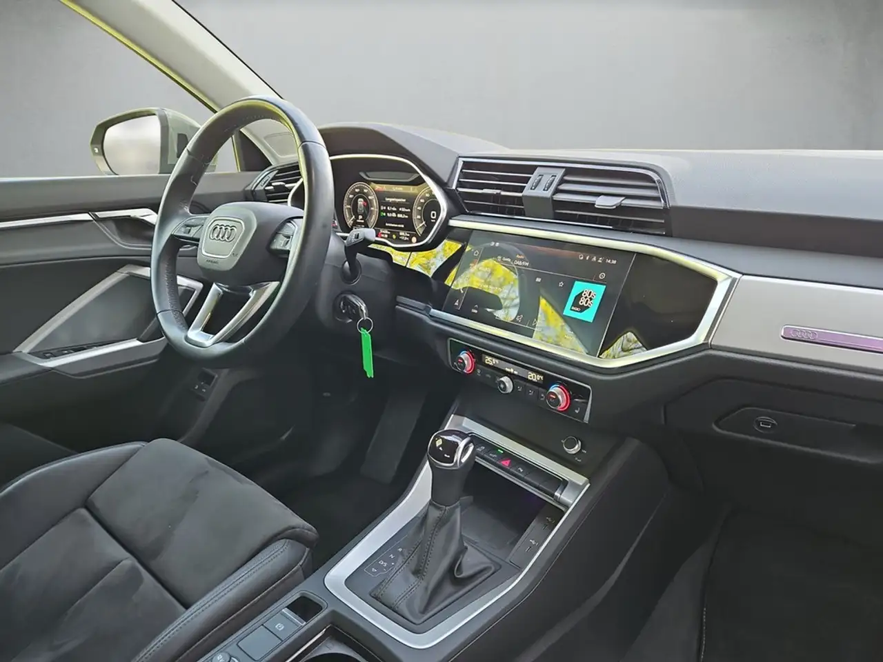 Audi Q3 45 TFSI e S tronic *SOH 93%* 8
