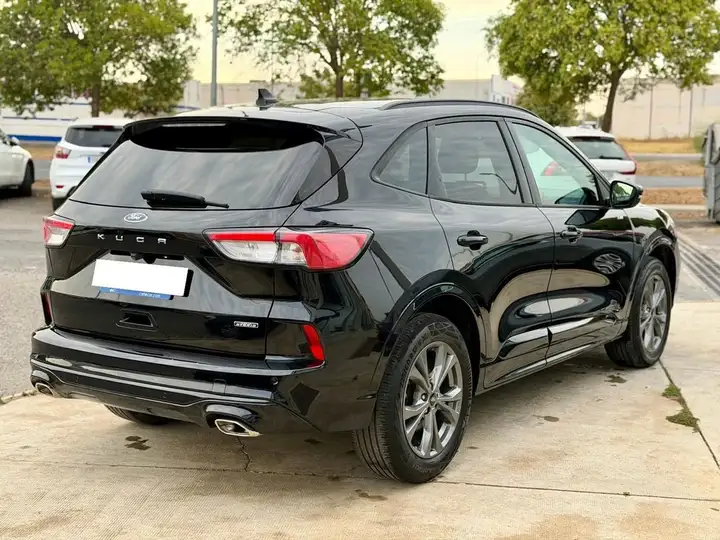 Ford Kuga 2023, foto 7
