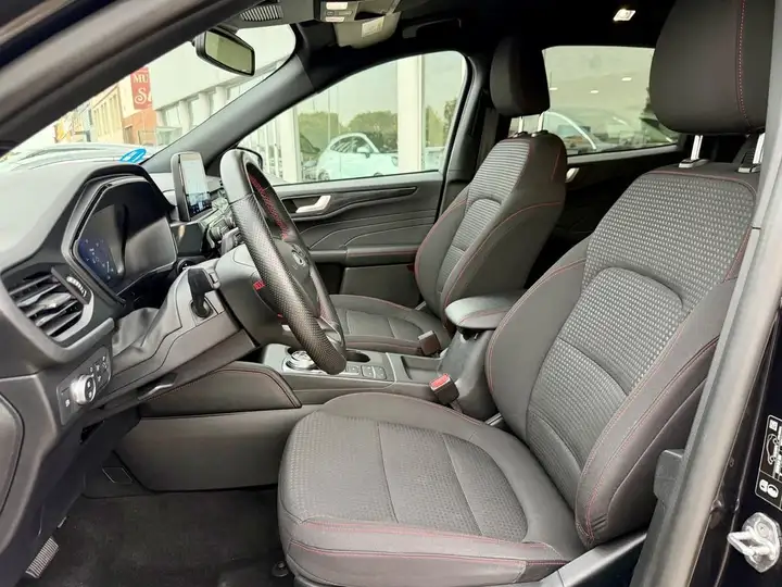 Ford Kuga 2023, foto 13
