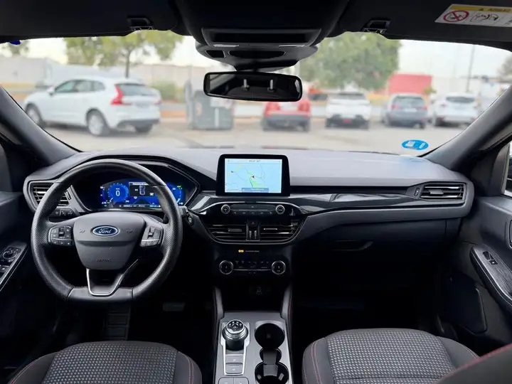 Ford Kuga 2023, foto 11