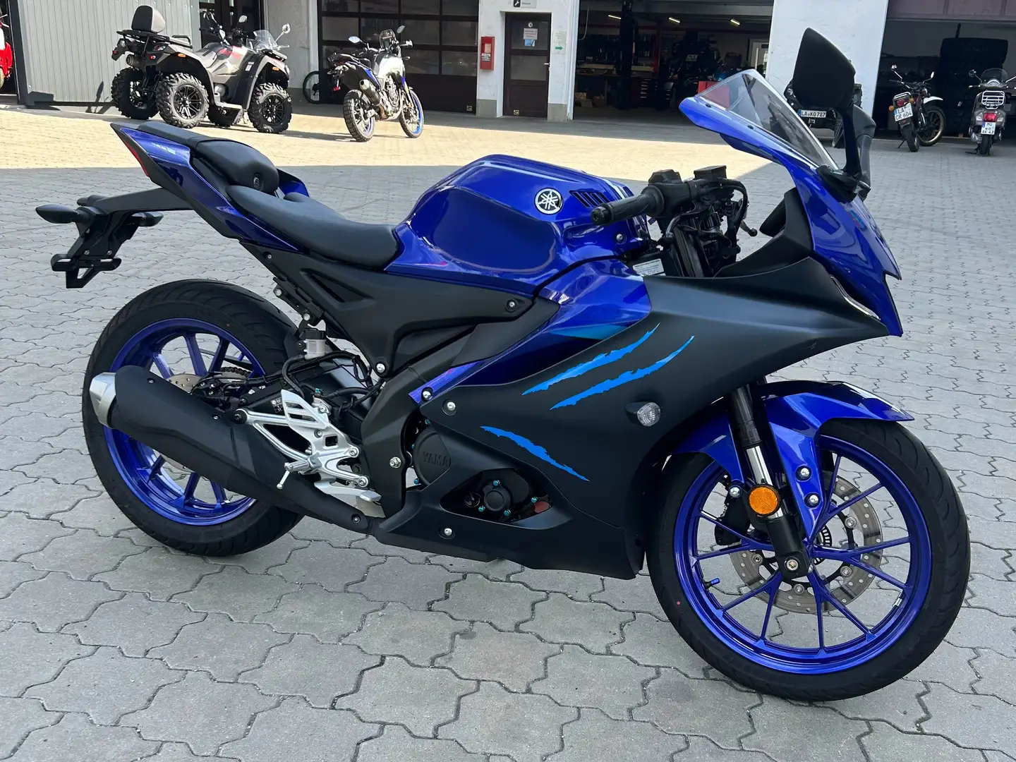 Yamaha YZF-R125 Bleu - 2