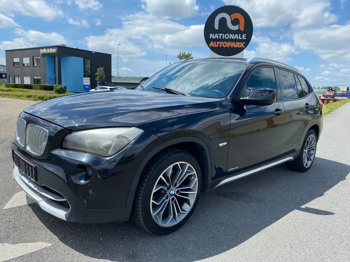 BMW X1 2010 * SDrive18i Executive * AUTOMAAT * VOLLEDER * Zwart - 1