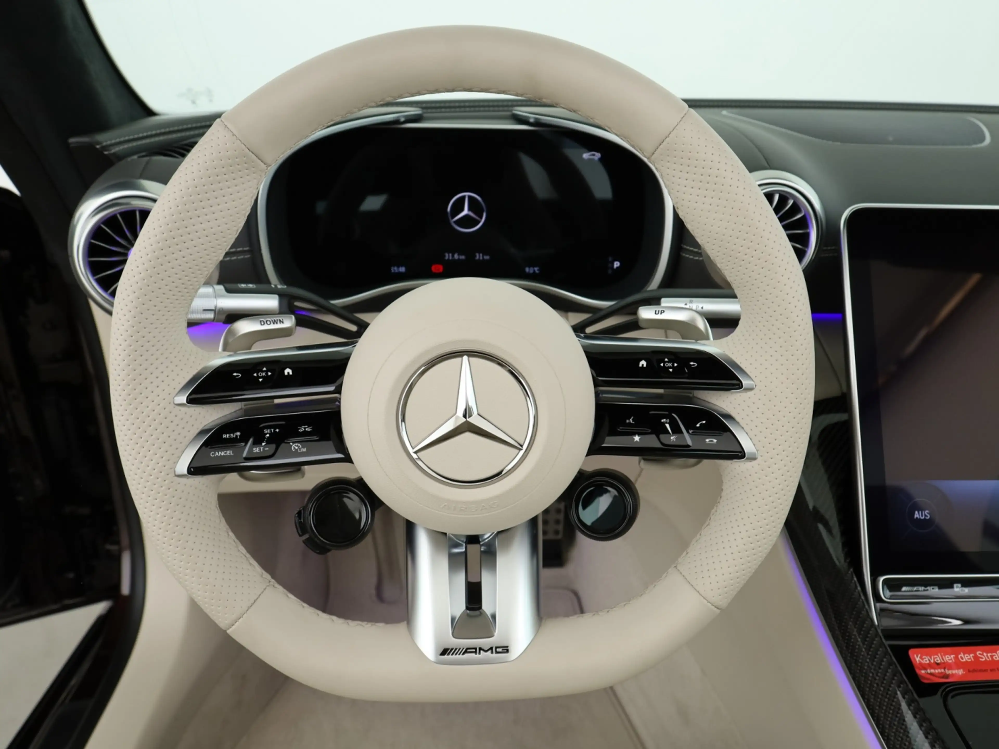 Mercedes-Benz SL 63 AMG AMG SL 63 4MATIC+ 360 ACC AUT Bel.Sitz DynLicht — photo 11