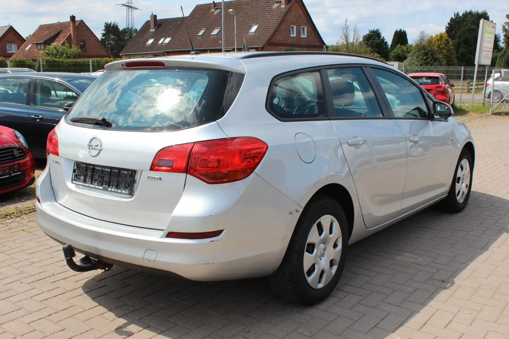 Opel Astra J Sports Tourer Klimaau. AHK Silber - 2