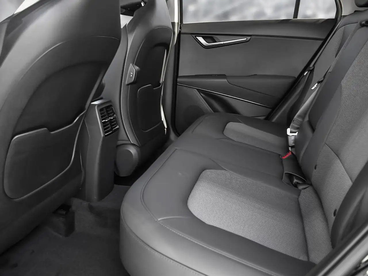 Kia Niro снимка Kia Niro