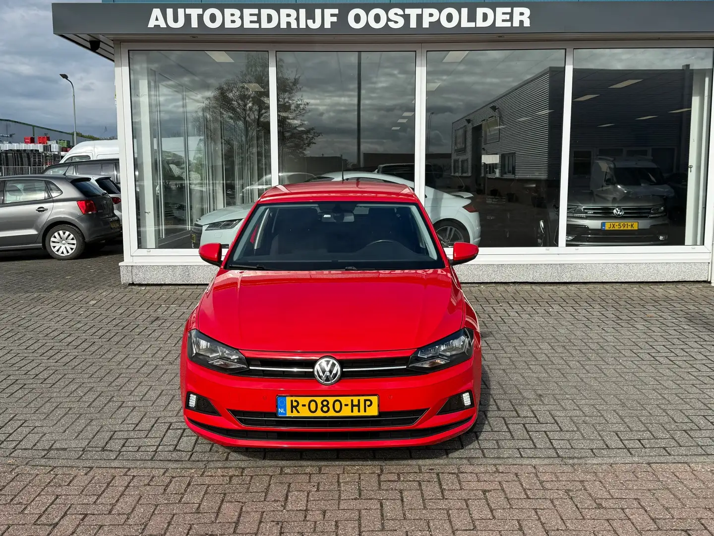 Volkswagen Polo 1.0 MPI Trendline Rouge - 2