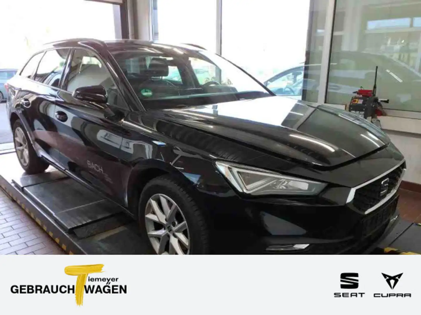 SEAT Leon Sportstourer 2.0 TDI DSG STYLE KAMERA NAVI Schwarz - 1