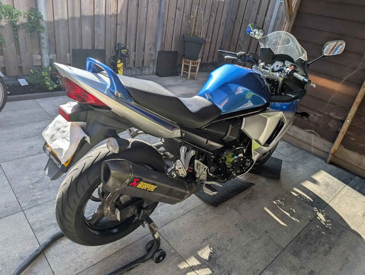 Suzuki GSX 650 Blau - 1