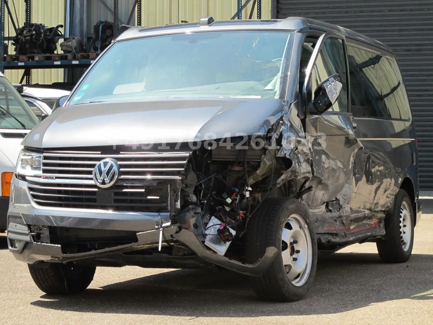 Volkswagen T6 California T6.1 California Beach Edition 4Motion DSG LED AC Grijs - 1