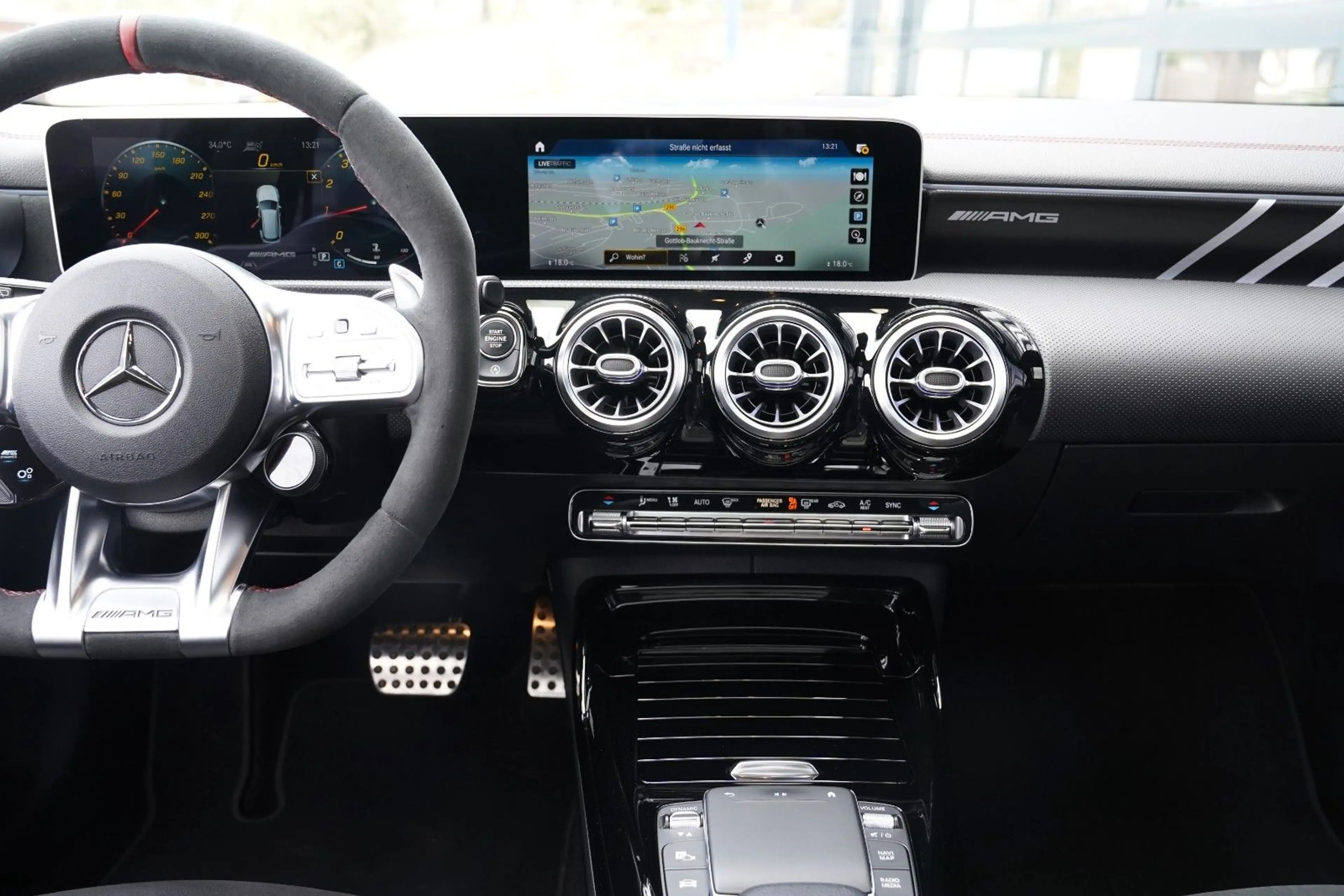 Mercedes-Benz CLA 45 AMG CLA 45 S AMG 4M SB MBUX MBeam Pano Burm Dist AHK — photo 13