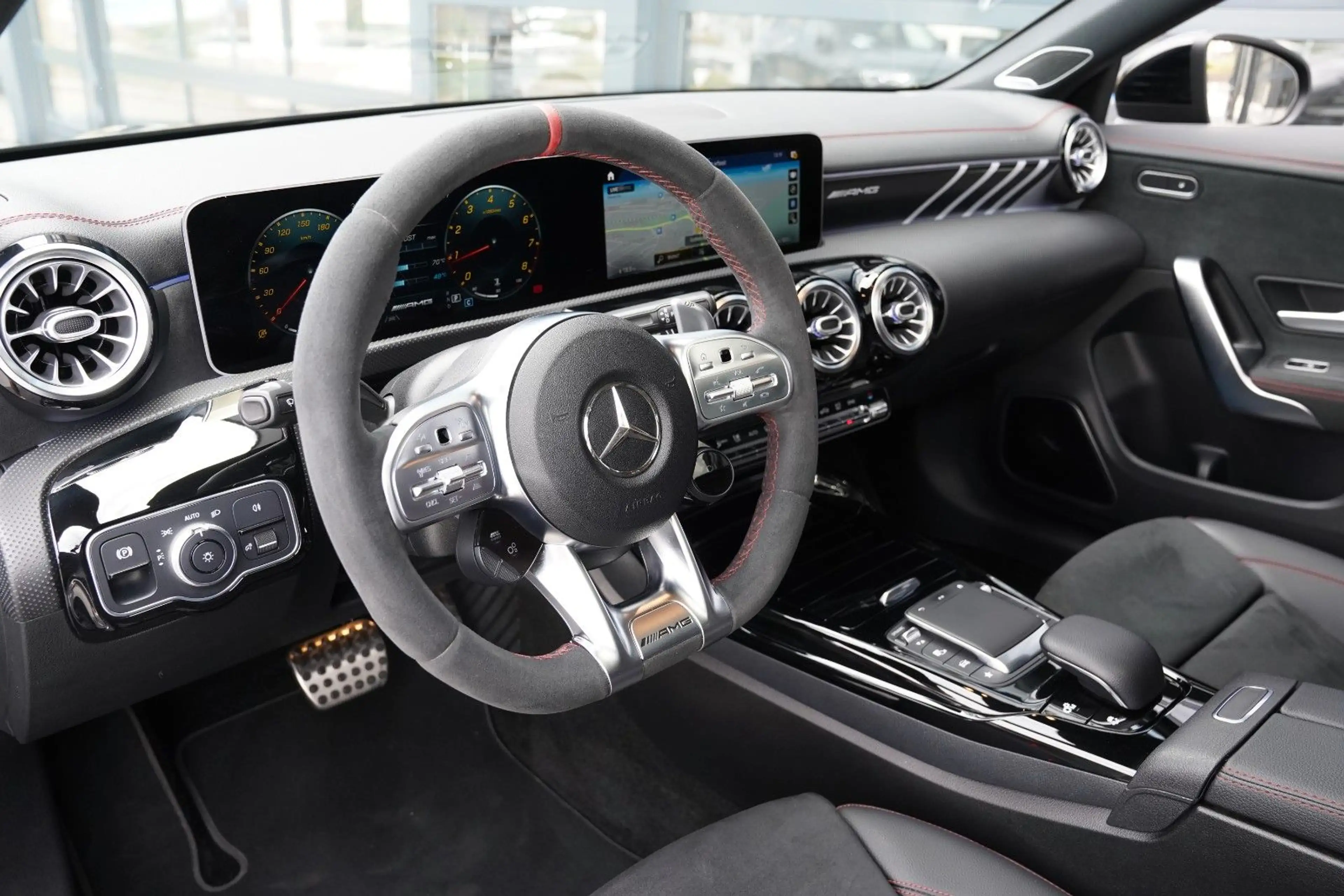 Mercedes-Benz CLA 45 AMG CLA 45 S AMG 4M SB MBUX MBeam Pano Burm Dist AHK — photo 11