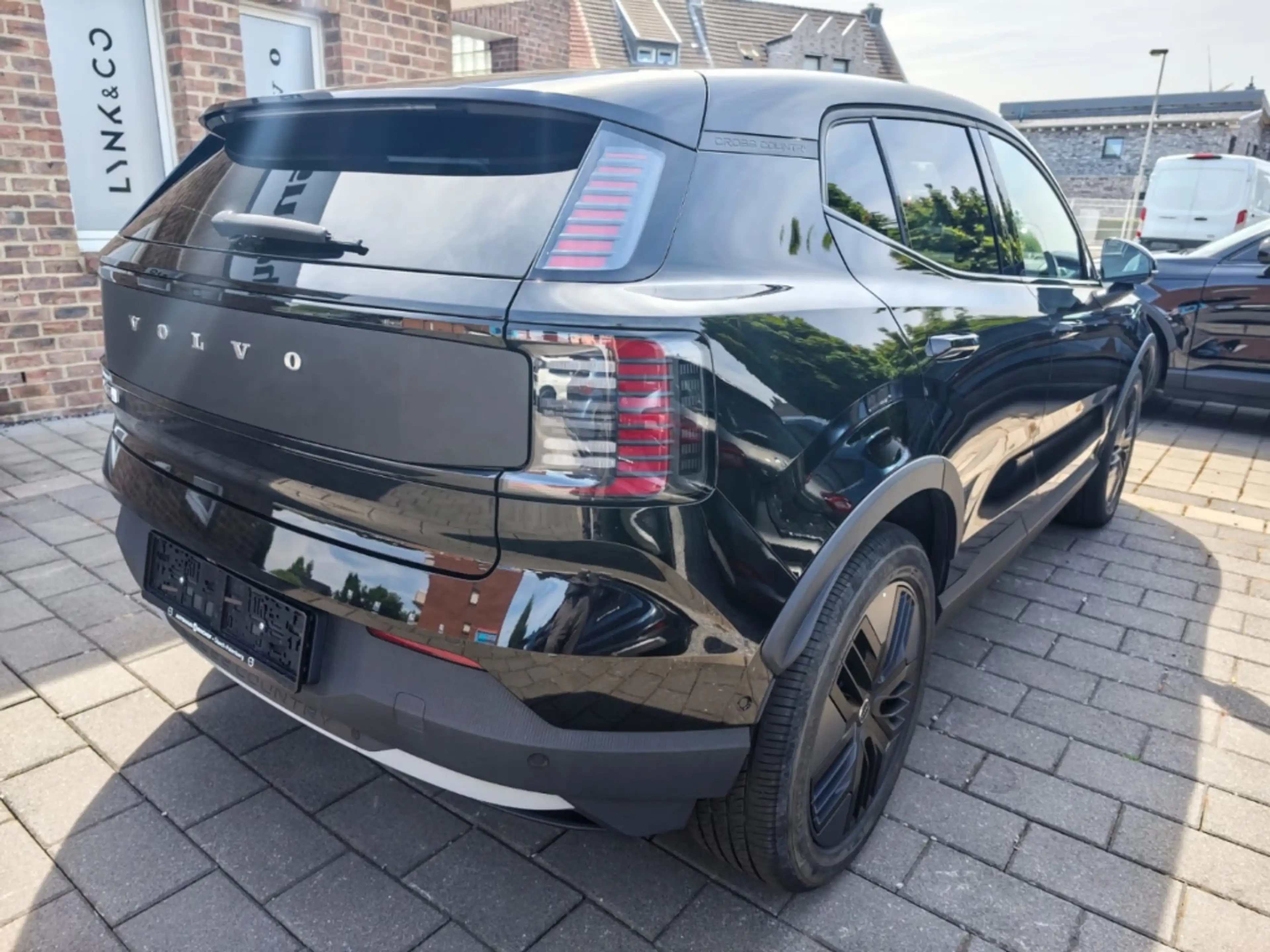 Volvo EX30 Twin AWD Ultra Cross Country 360 Pano Memory Sitze — photo 8