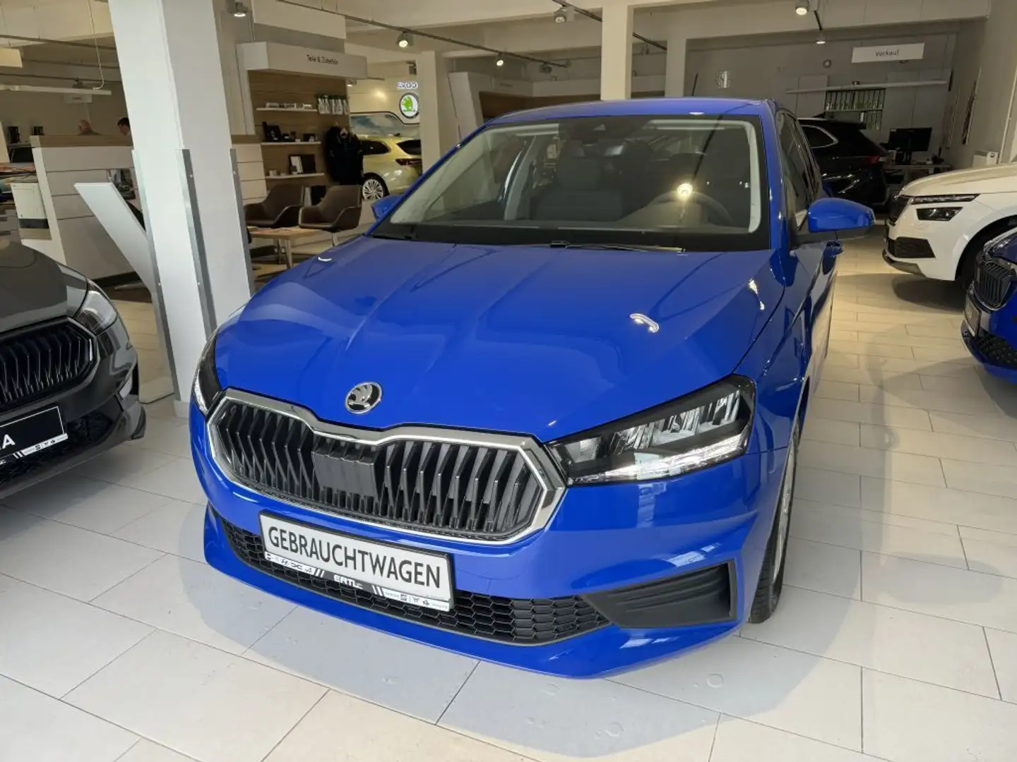 Skoda Fabia 1.0 MPI Essence ABS Fahrerairbag ESP SERVO Blauw - 1