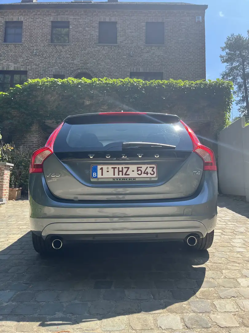 Volvo V60 2.0 T4 Summum - 1