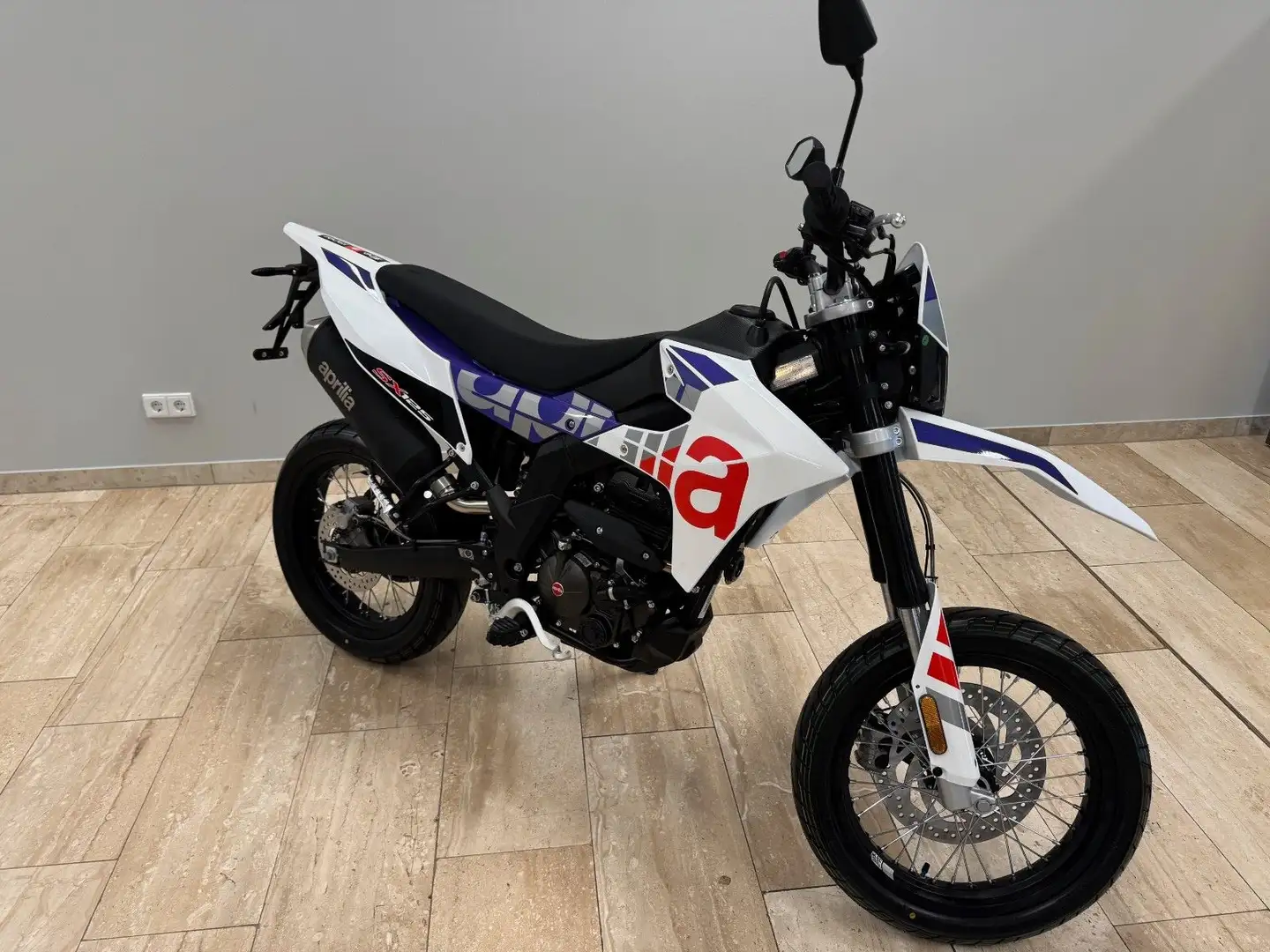 Aprilia SX 125 Neustes Modell ANGEBOT Bílá - 2