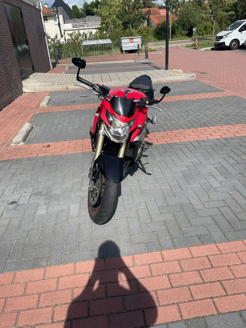 Suzuki GSR 750 naked - 2