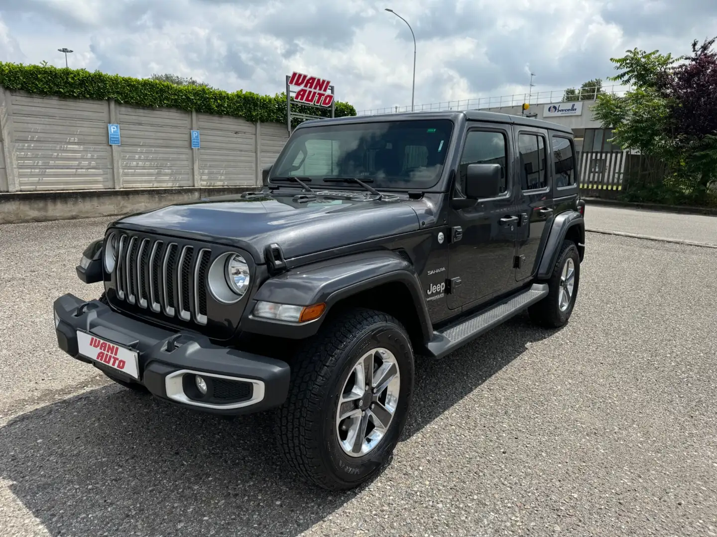 Jeep Wrangler Unlimited 2.0 Turbo Sahara Gris - 1
