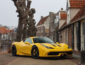 Speciale 4.5 V8 HELE | Giallo Modena - Historie