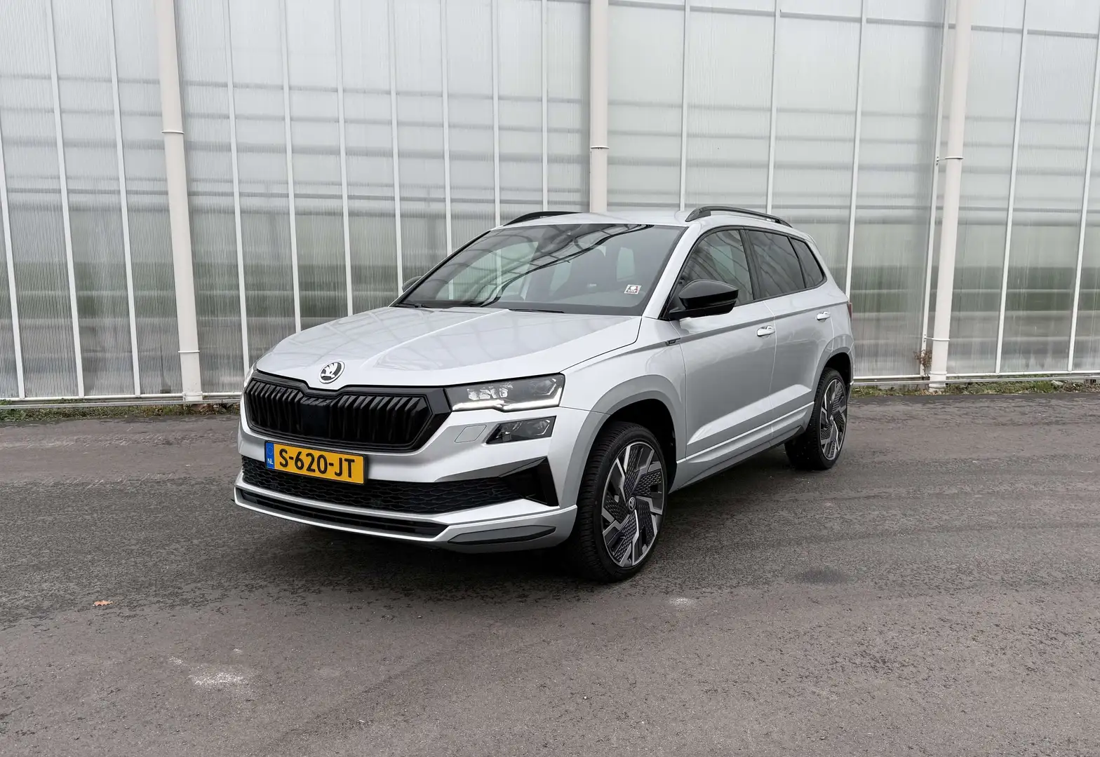 Skoda Karoq 1.5 TSI Bus.Ed. Plus Gris - 1