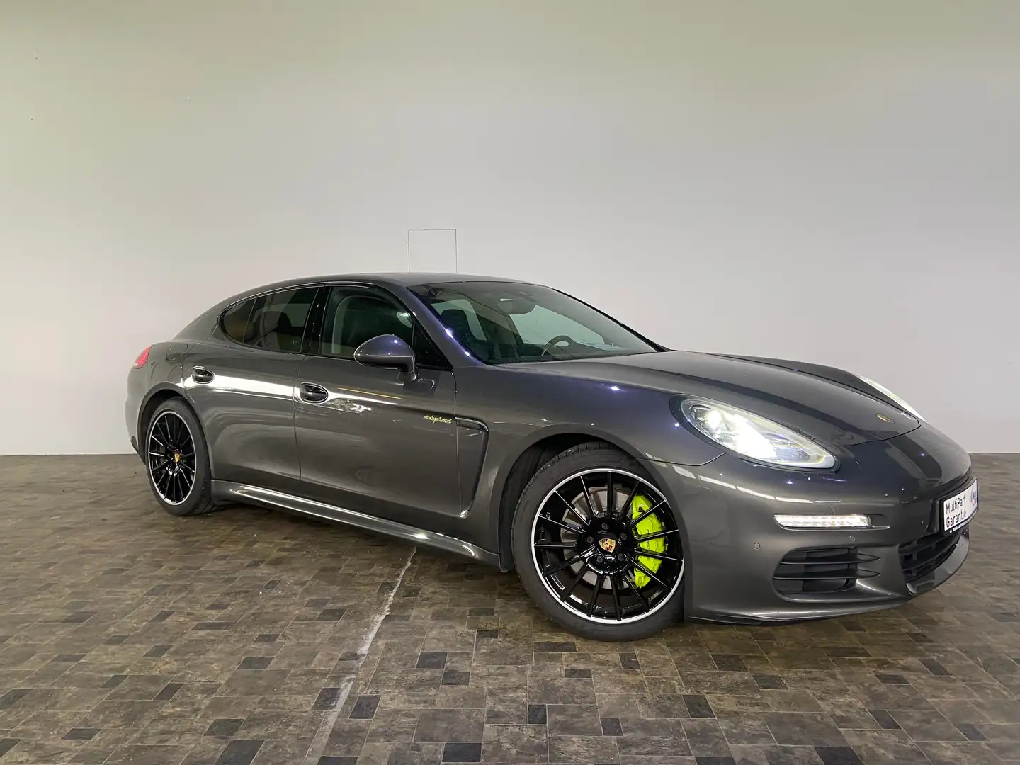 Porsche Panamera 3,0 E-Hybrid S, 360, Luft, Leder, Schiebedach Grau - 2