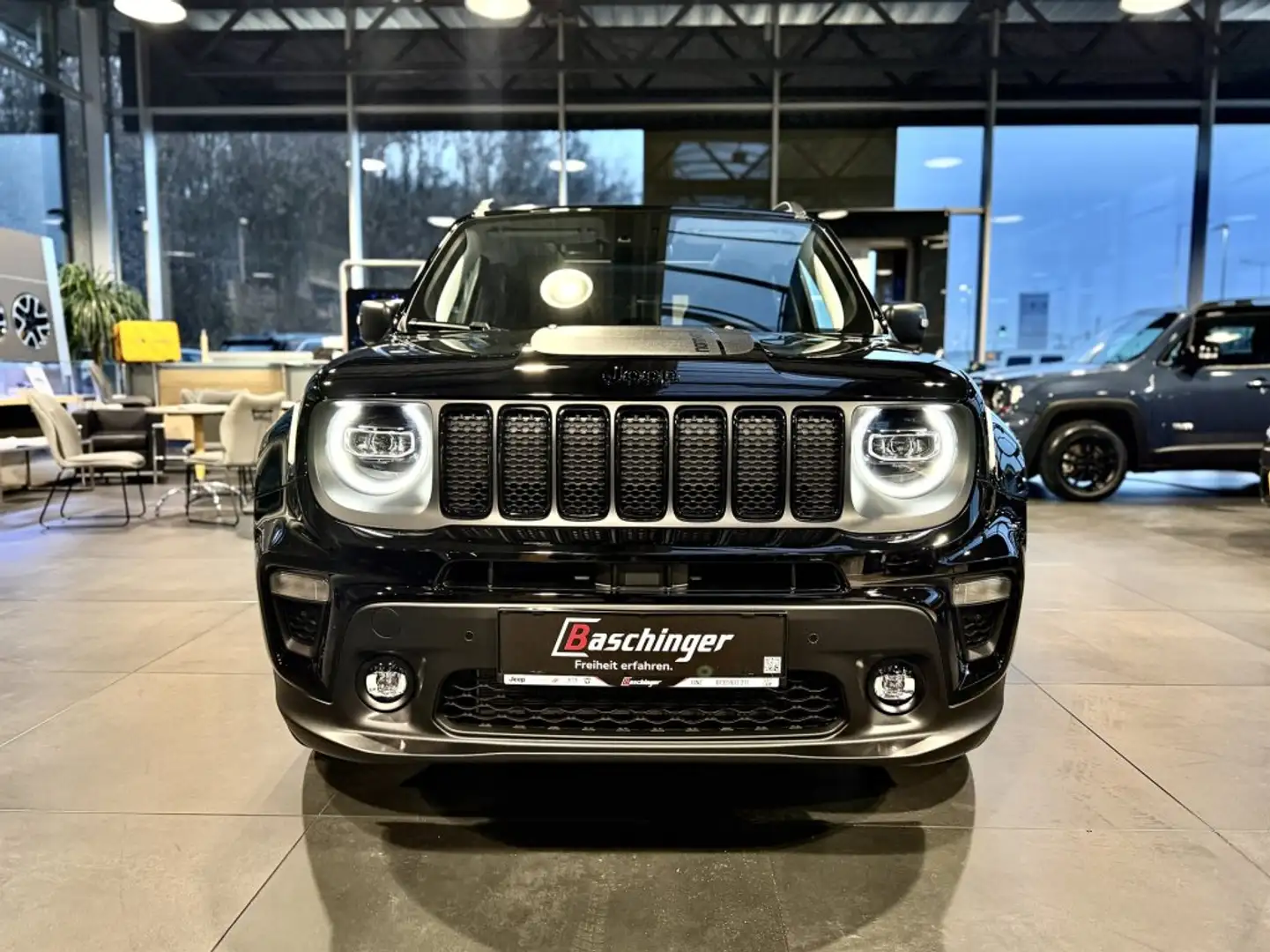 Jeep Renegade 1.3 PHEV 240PS AT 4xe North Star Schwarz - 2