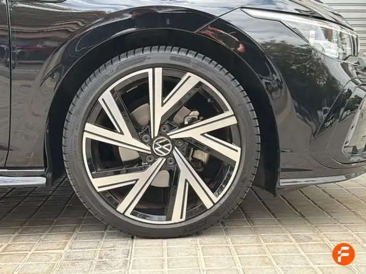 Volkswagen Golf 8 R-Line 1.5 TSI 2023, foto 29
