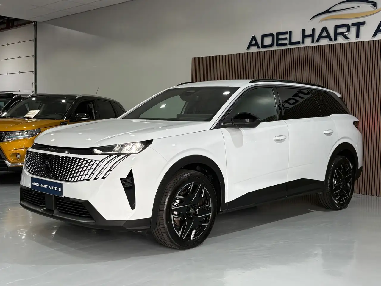 Peugeot 5008 1.2 Hybrid 145 Allure 7 Pers. / Navigatie full map, миниатюра 3