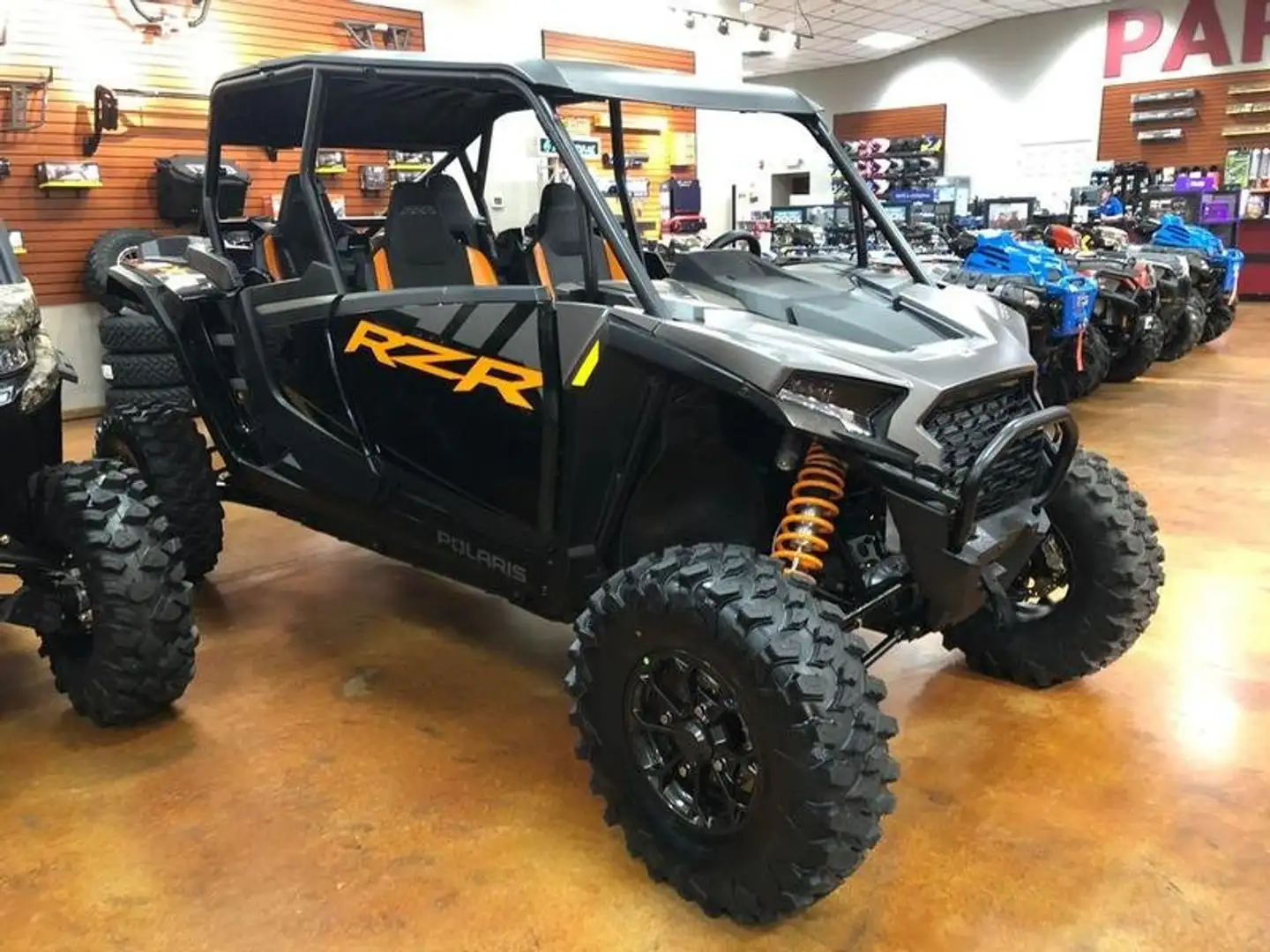 Polaris RZR XP 4 1000 Orange - 1