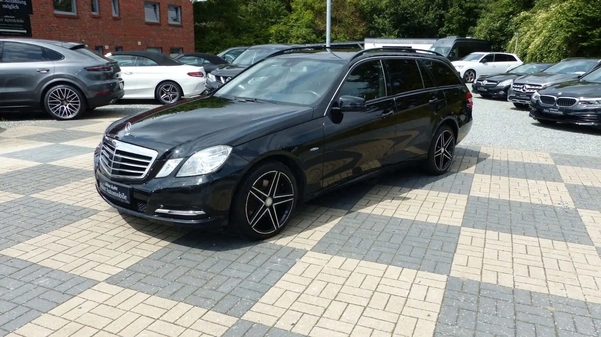 Mercedes-Benz E 250 T CDI 4Matic Distronic Standhzg Navi Schwarz - 1