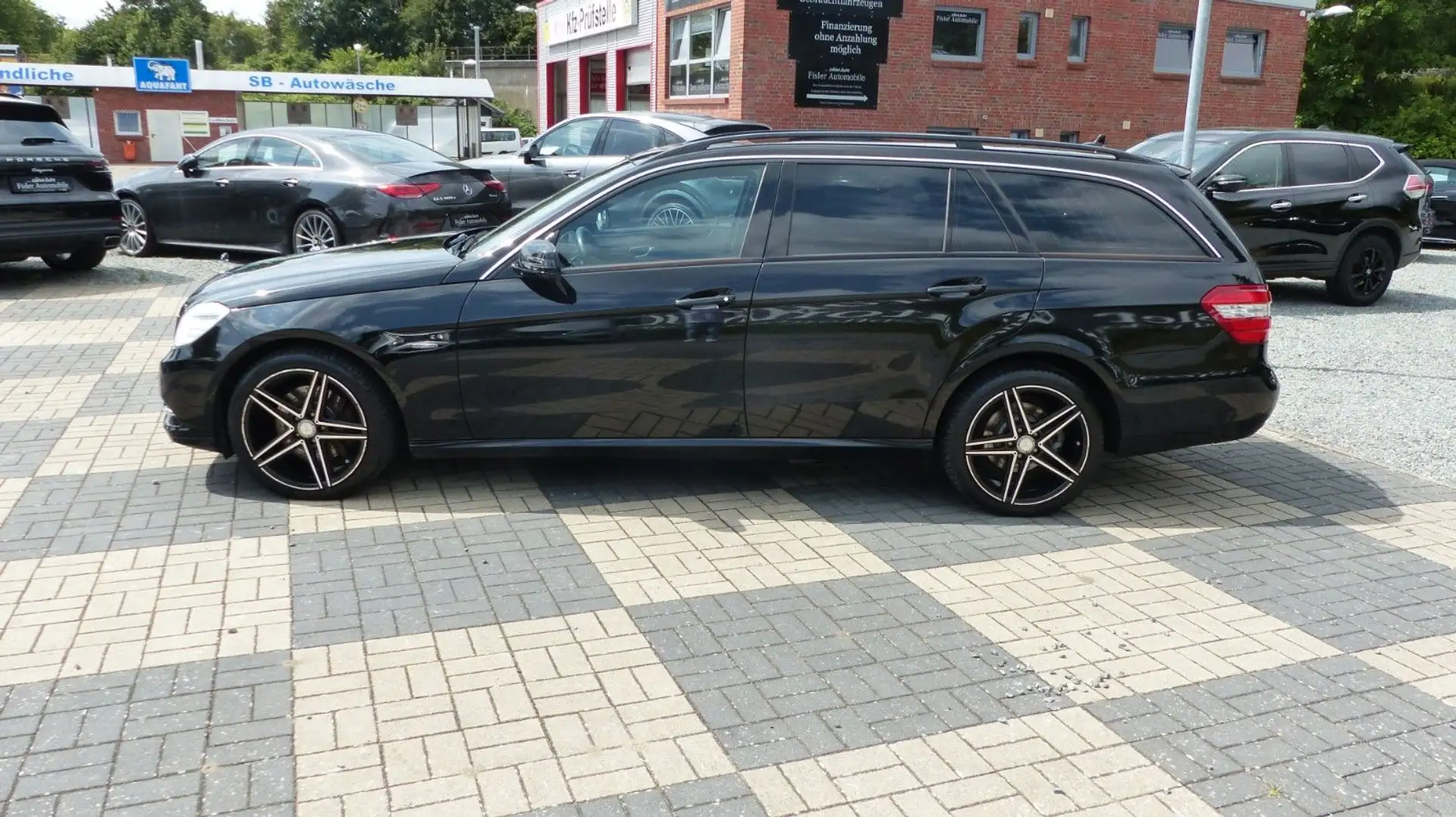Mercedes-Benz E 250 T CDI 4Matic Distronic Standhzg Navi Schwarz - 2