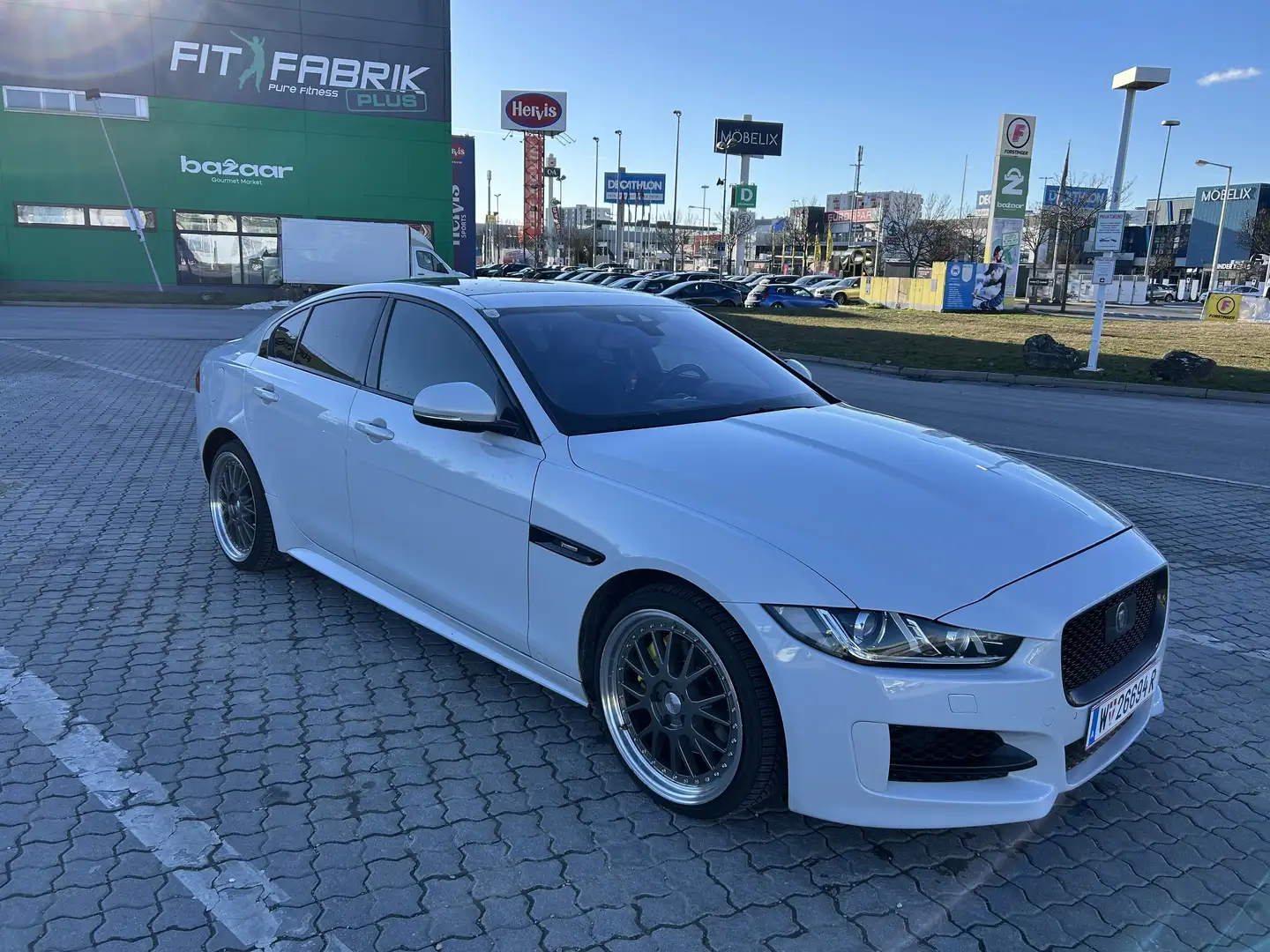 Jaguar XE 20d R-Sport Aut. - 2