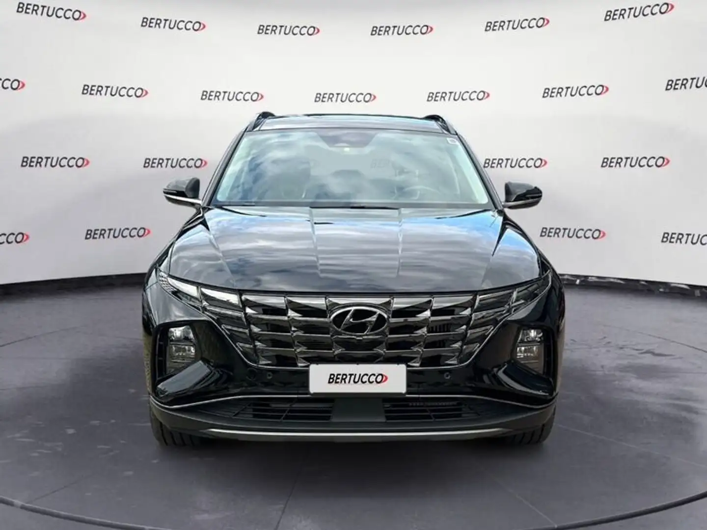 Hyundai TUCSON 1.6 HEV 4WD aut. Exellence Zwart - 2