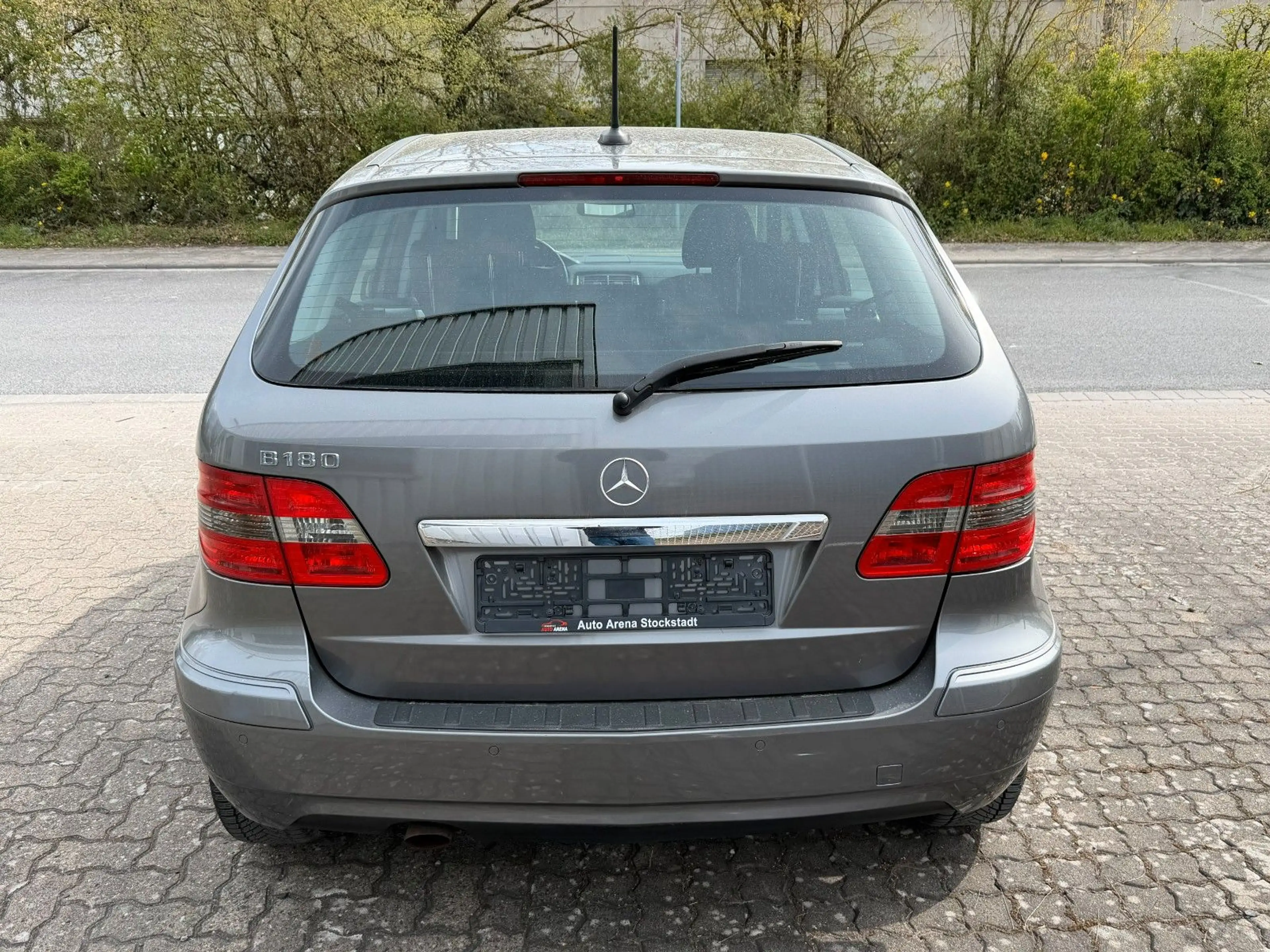 Mercedes-Benz B 180 Tempomat SHZ PDC TÜV/AU neu — photo 7