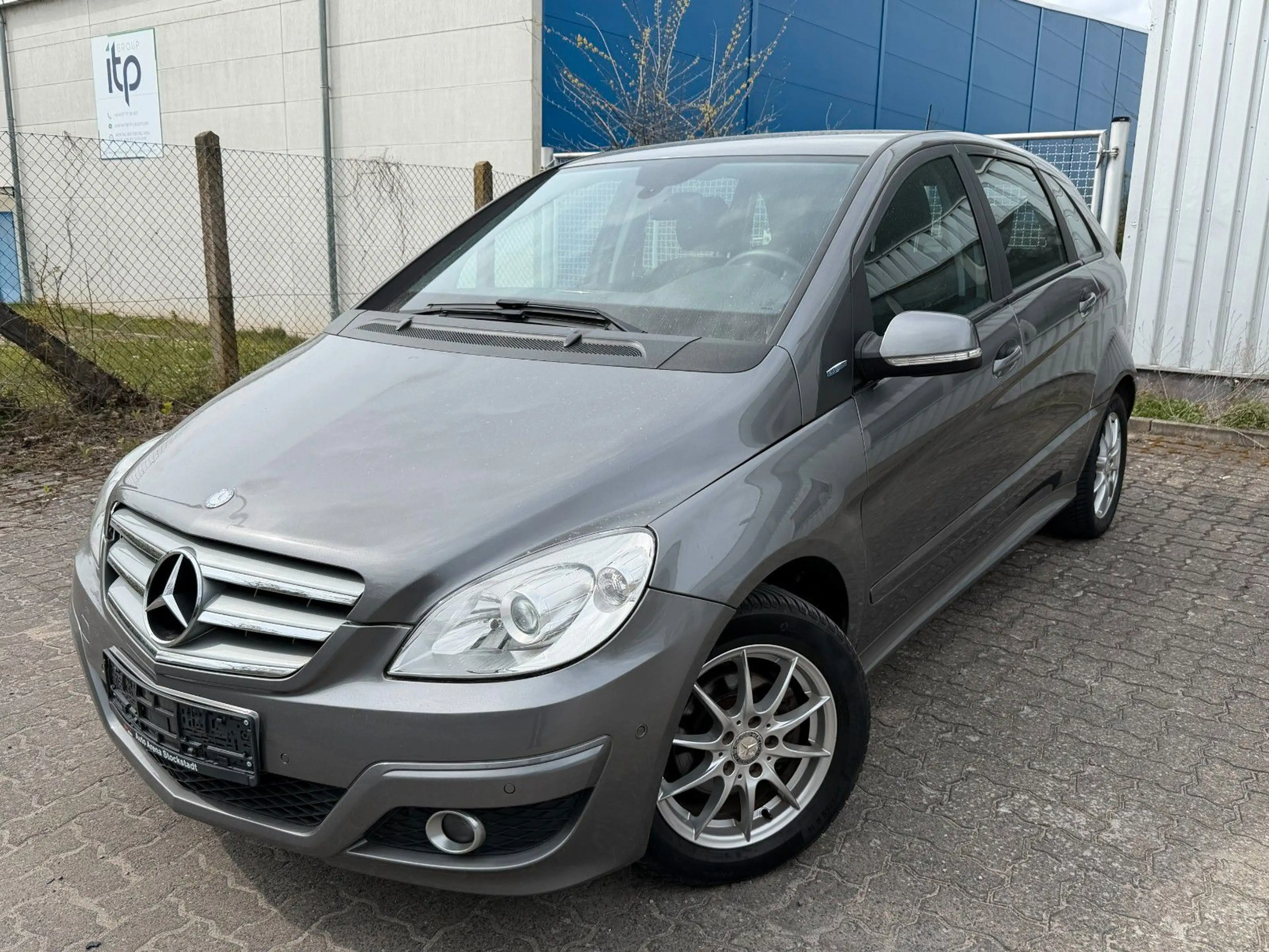Mercedes-Benz B 180 Tempomat SHZ PDC TÜV/AU neu