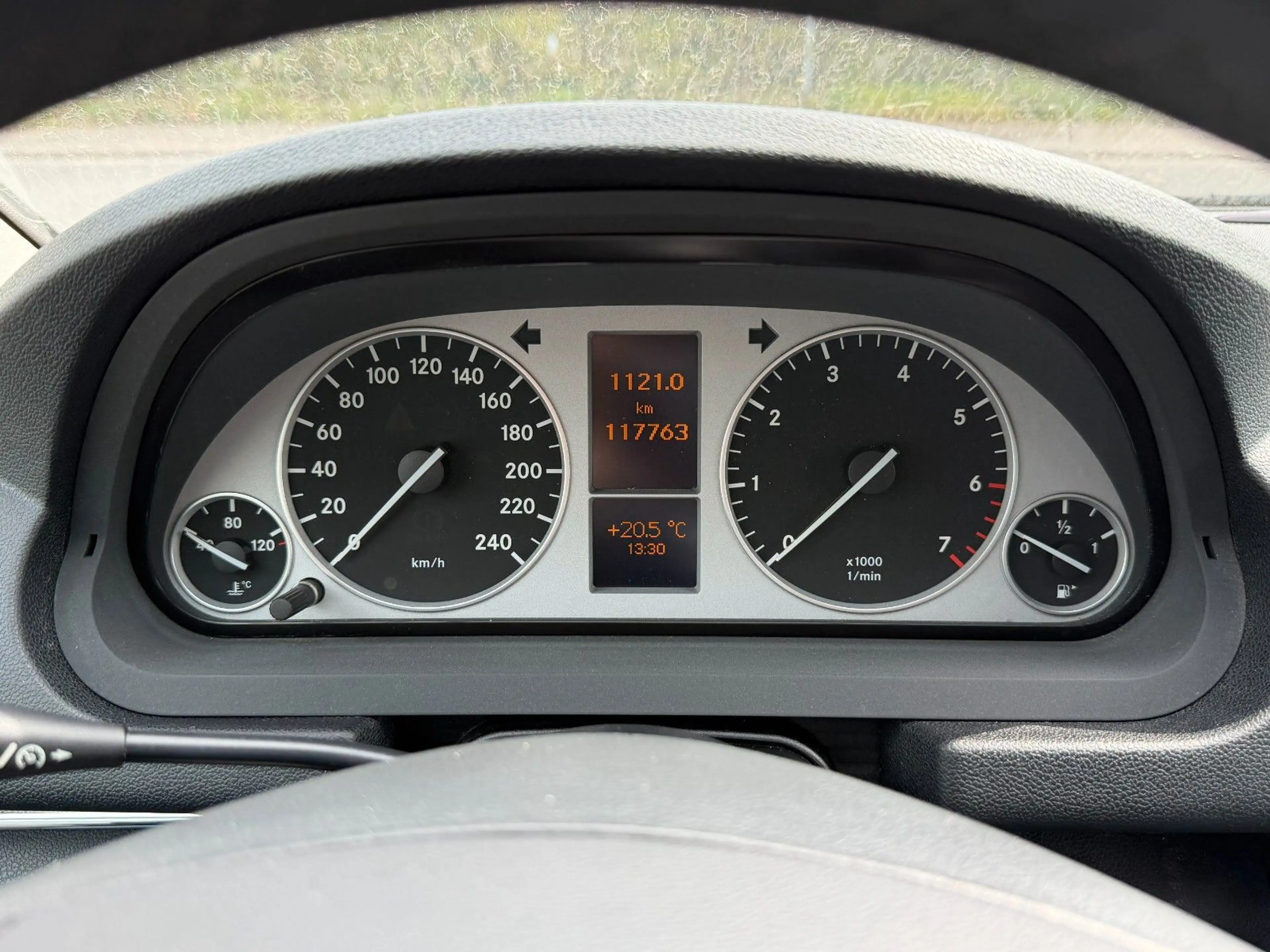 Mercedes-Benz B 180 Tempomat SHZ PDC TÜV/AU neu — photo 13