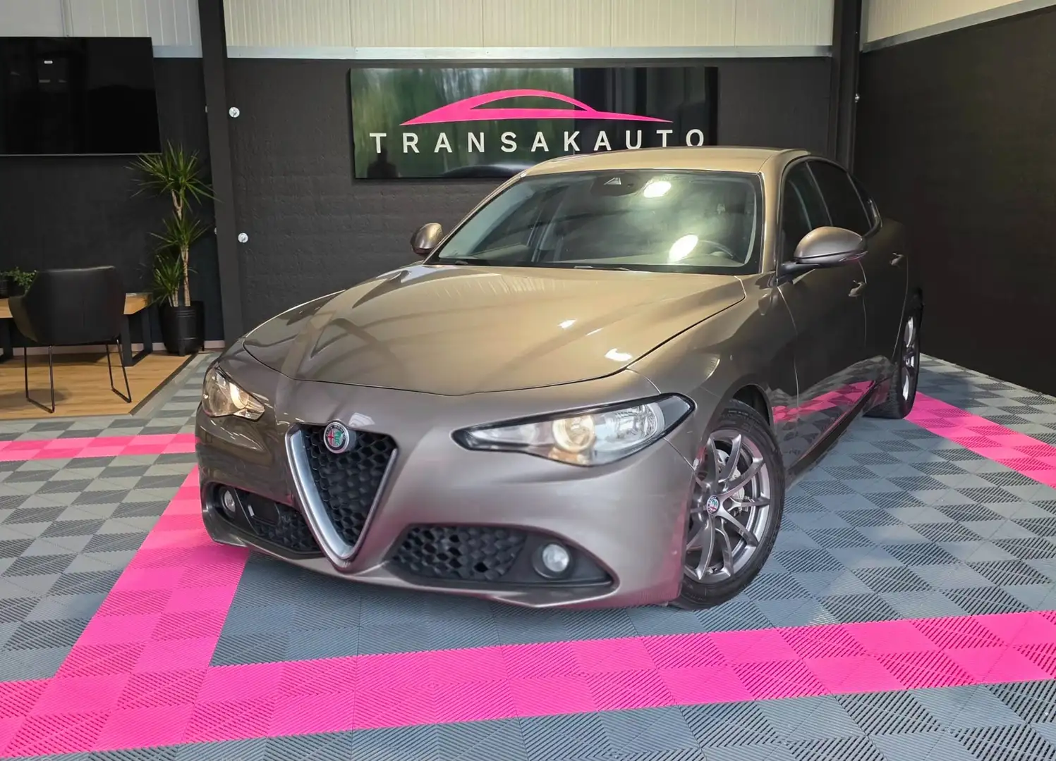 Alfa Romeo Giulia 2.2 JTDm - Garantie 12 mois Gris - 1