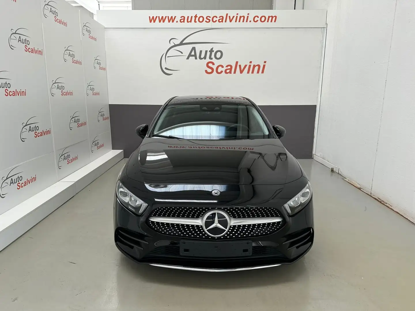 Mercedes-Benz A 180 136 CV Automatic Premium AMG Noir - 2
