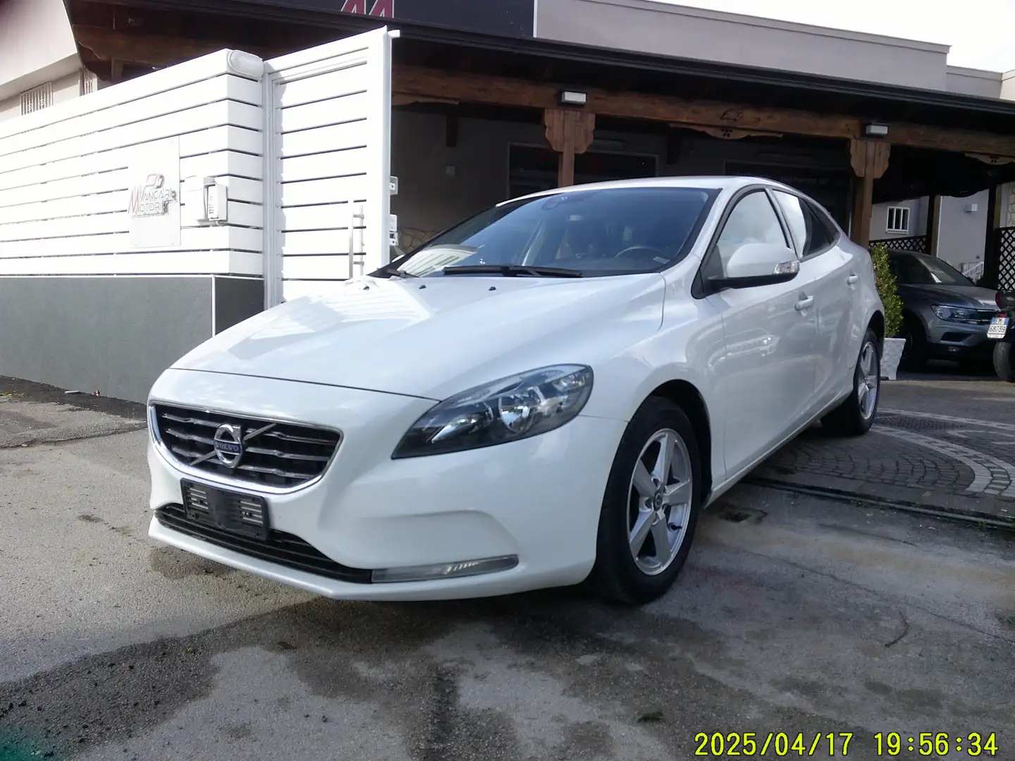 Volvo V40 V40 2.0 d2 eco Momentum Wit - 1